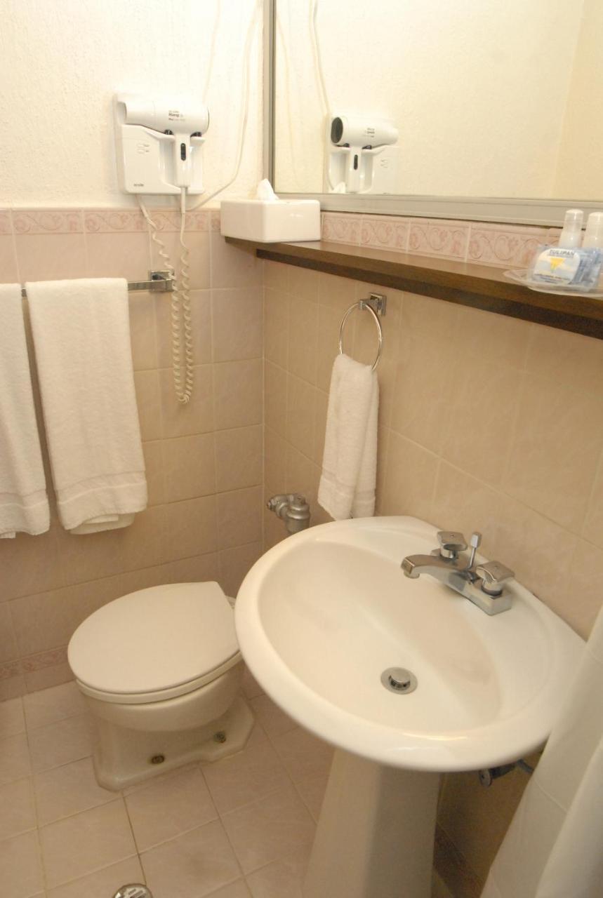 Hotel Ritz Matamoros  Buitenkant foto