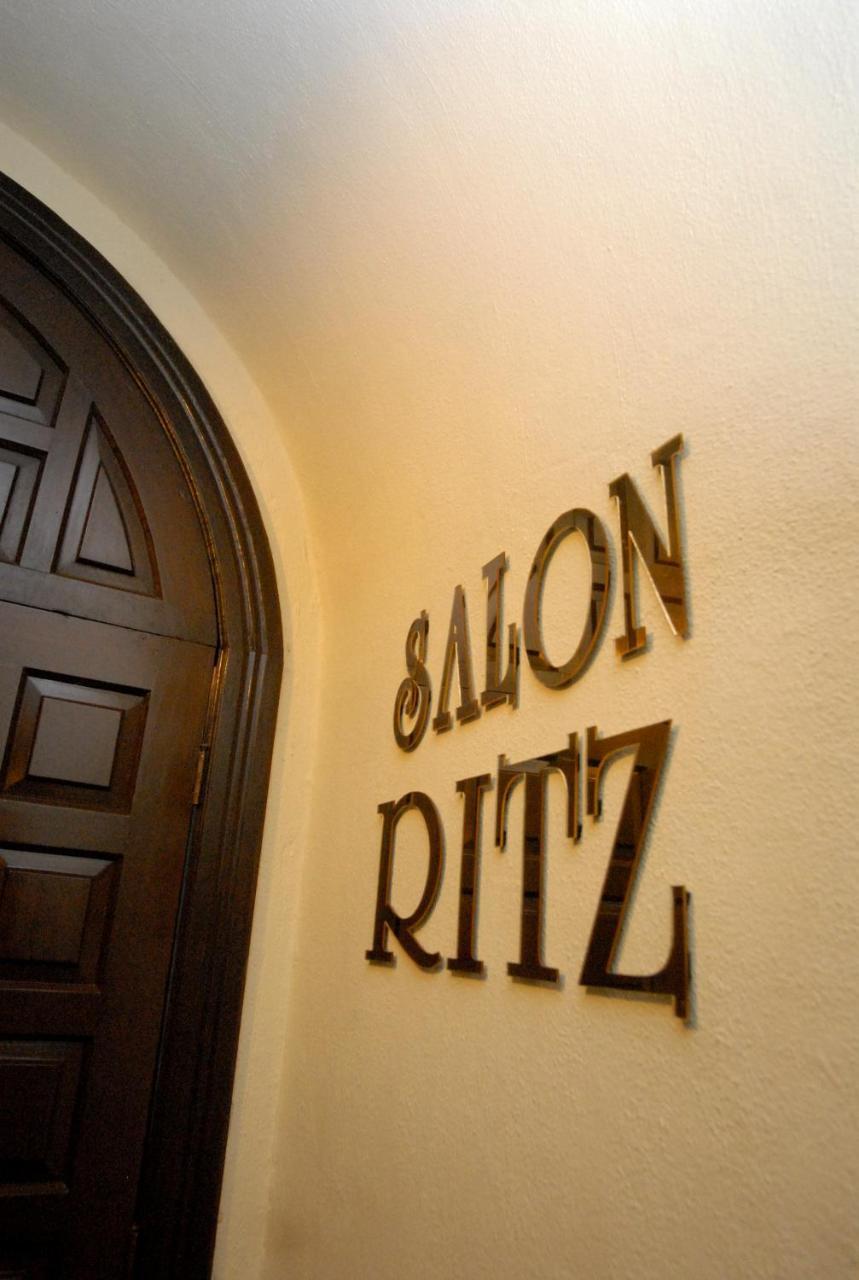 Hotel Ritz Matamoros  Buitenkant foto